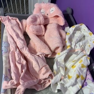 Baby girl jacket hat and mittens, 2 zip ups